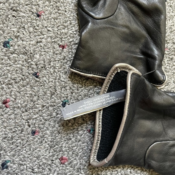 WOMENS NWT Ann Taylor leather driving gloves - Picture 4 of 4